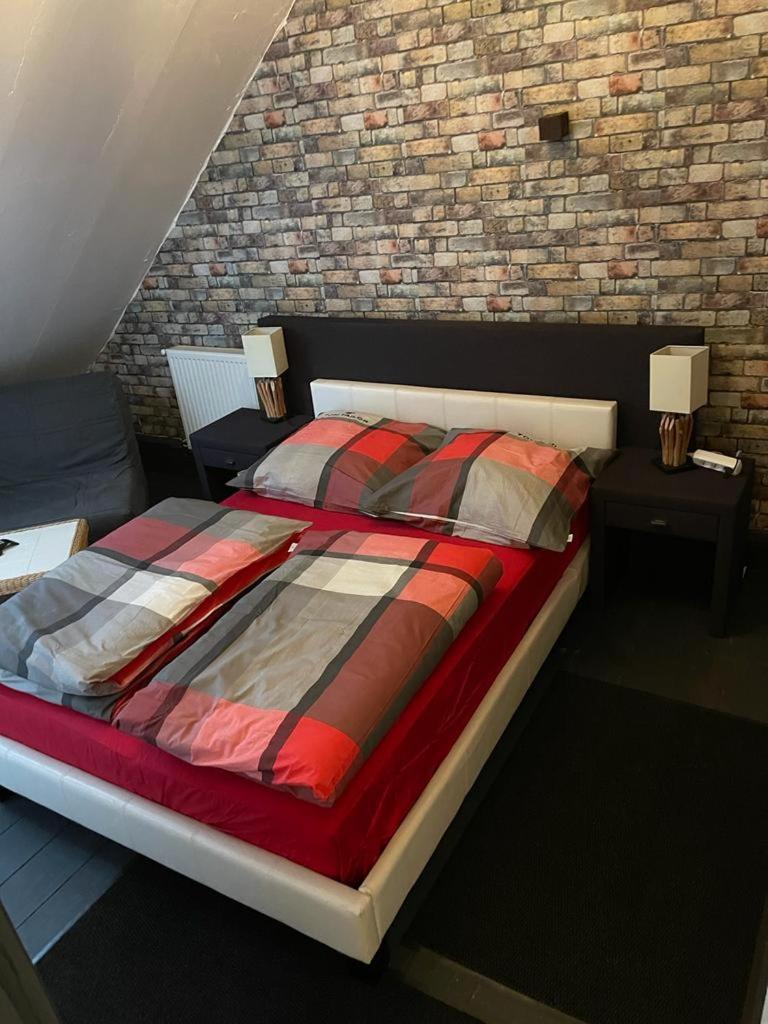 Eva's - Self Check-in & Only Private Hostel *